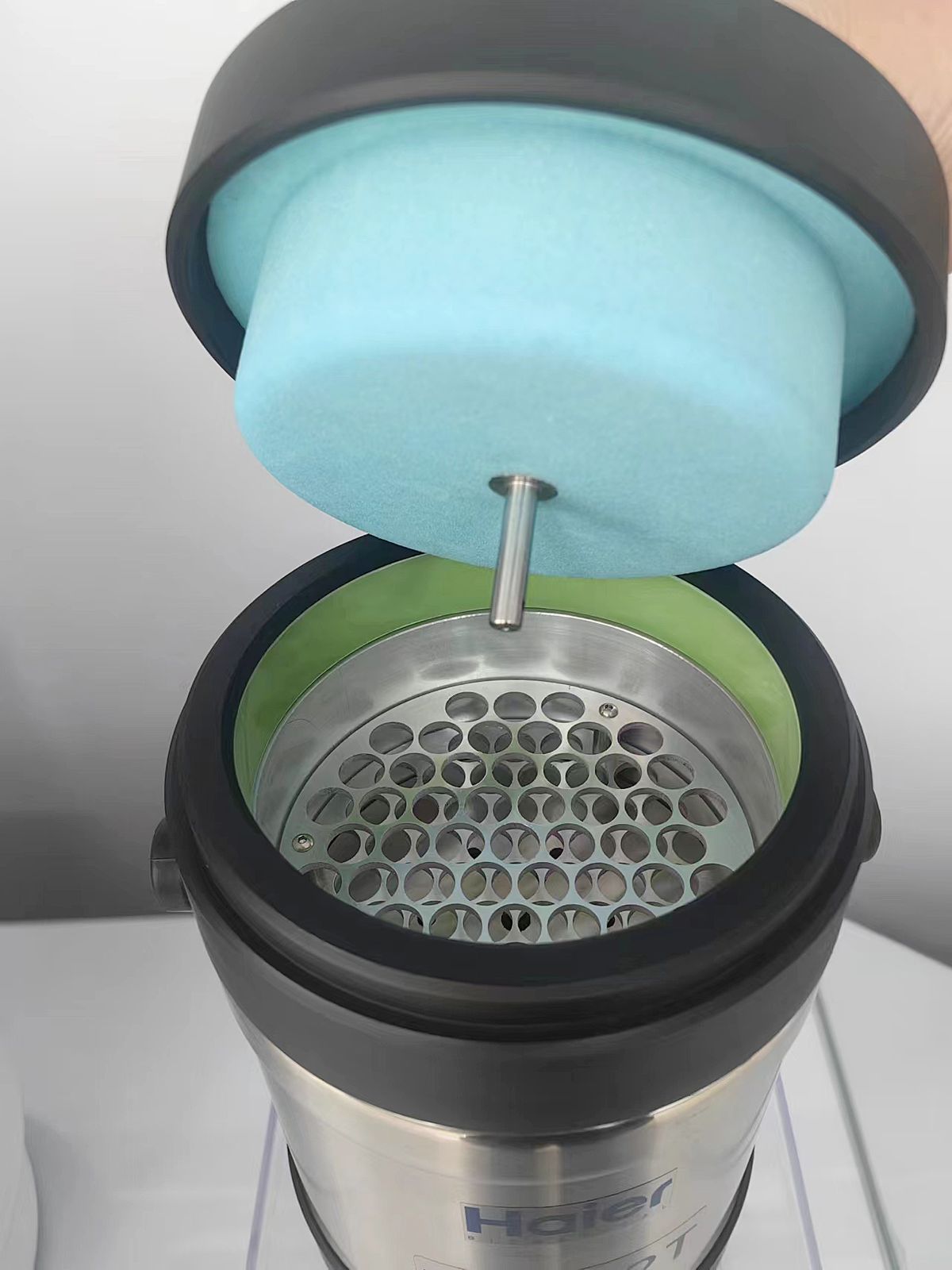 Bio-2T van Haier Biomedical voor veilig transport van cryogene samples